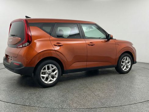 Used 2025 Kia Soul LX w/ LX Technology Package image 9