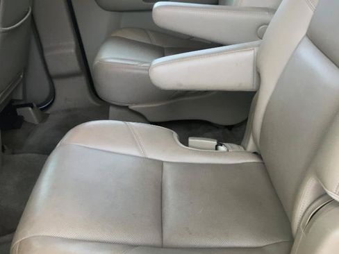 Used 2012 GMC Yukon XL Denali RWD image 16