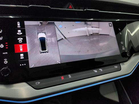 Used 2024 Jeep Wagoneer Launch Edition image 20