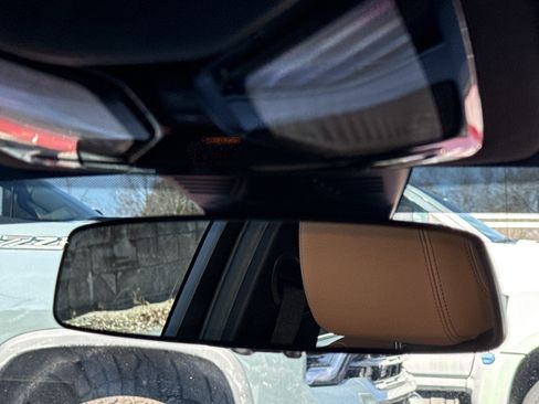 Used 2020 BMW 330i Sedan w/ Premium Package image 27