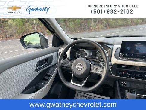 Used 2023 Nissan Rogue SV image 25