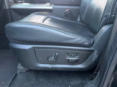 Used 2018 RAM 2500 Laramie w/ Sport Appearance Group AWD/4WD image 6