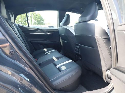 Used 2025 Toyota Camry SE FWD image 21