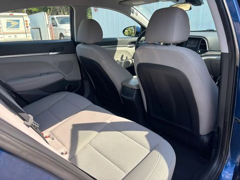Used 2020 Hyundai Elantra SE FWD image 46