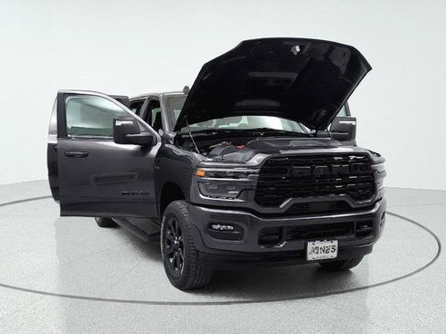 New 2026 RAM 2500 Laramie AWD/4WD image 12