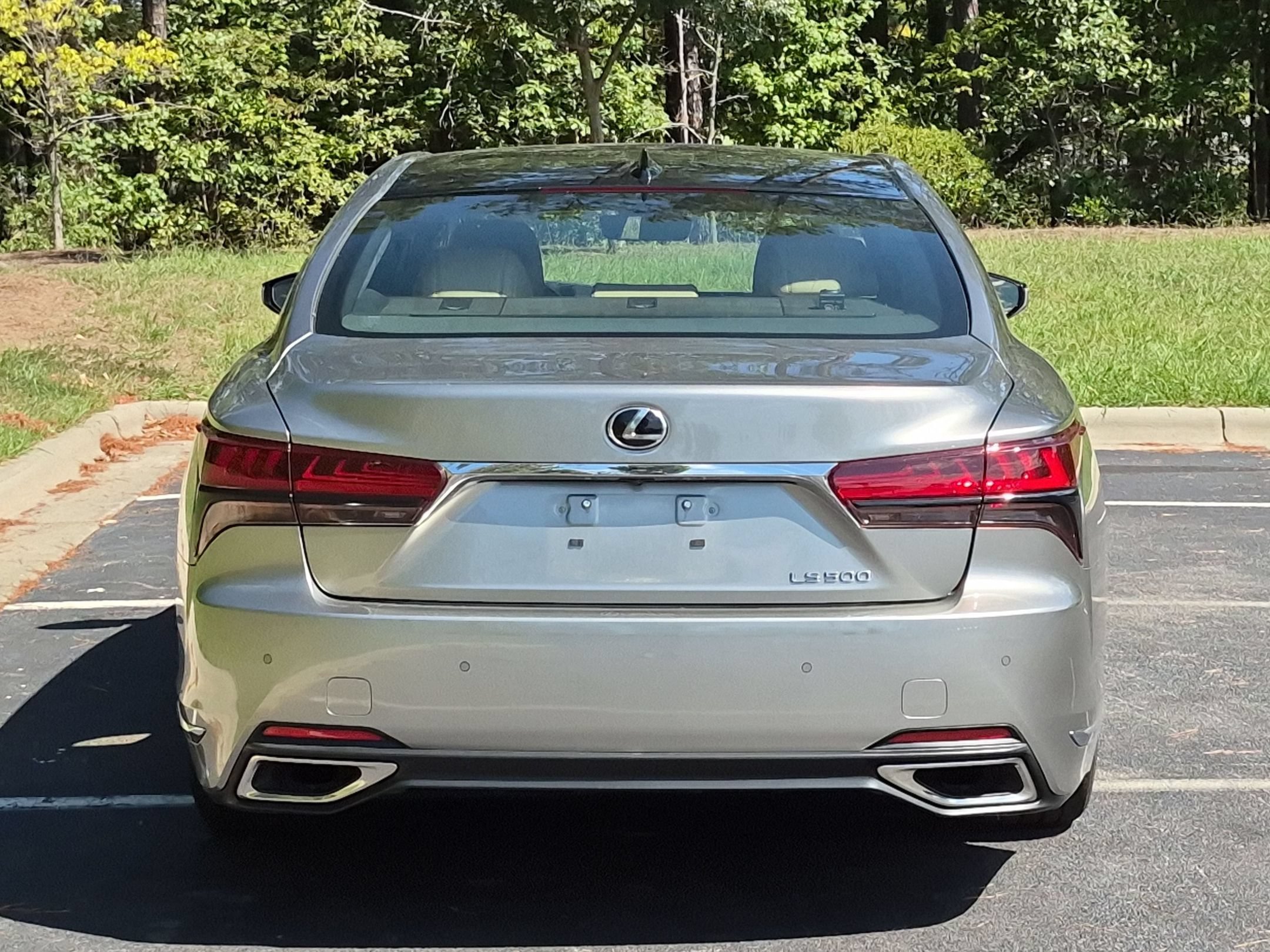 Used 2023 Lexus LS 500 w/ Interior Upgrade Package RWD image 20