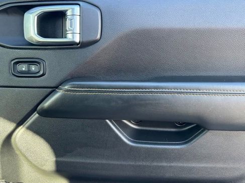 Used 2024 Jeep Wrangler Unlimited Sahara w/ Technology Group image 27