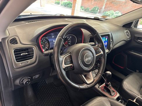 Used 2019 Jeep Compass Trailhawk AWD/4WD image 16
