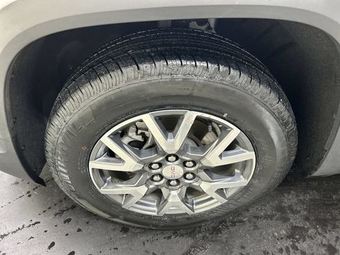 Certified 2023 GMC Acadia SLT w/ Preferred Package AWD/4WD image 8