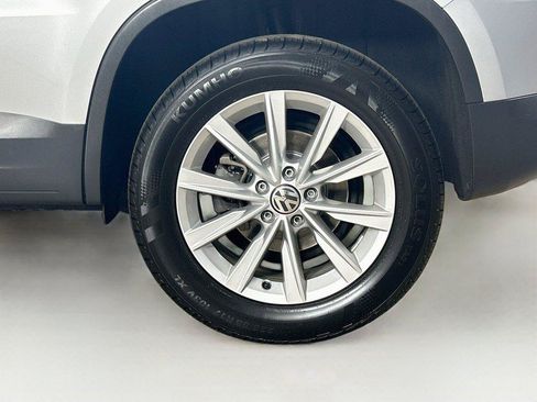 Used 2018 Volkswagen Tiguan Limited FWD image 29