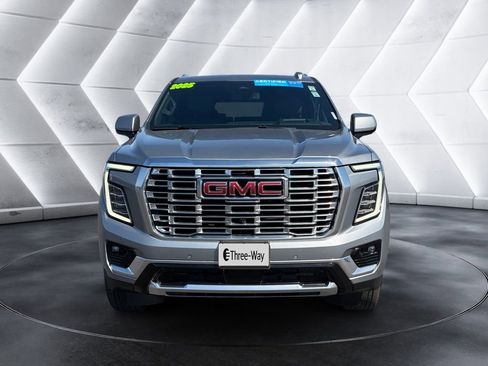 Certified 2025 GMC Yukon XL Denali AWD/4WD image 8