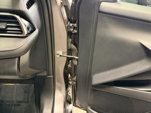 Used 2019 Toyota Camry SE w/ Carpet Mat Package FWD image 25