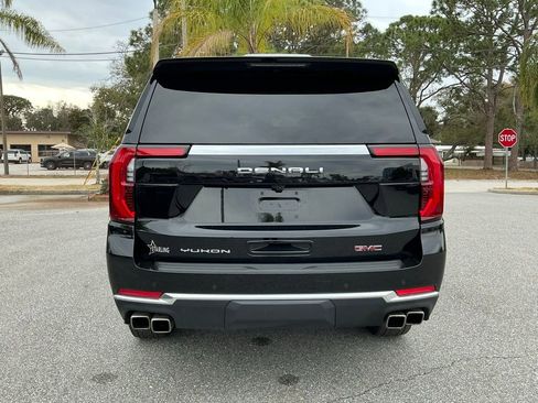 Used 2025 GMC Yukon Denali image 7