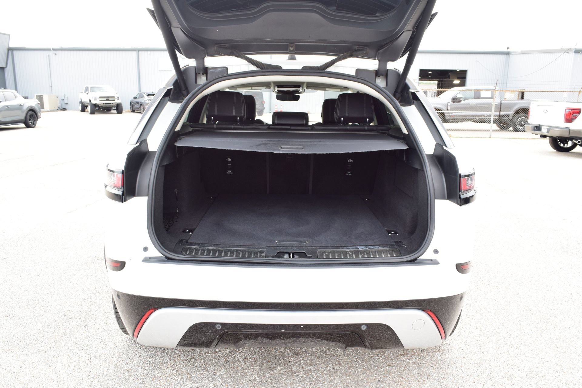 Used 2022 Land Rover Range Rover Velar S AWD/4WD image 19