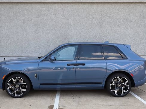New 2027 Rolls-Royce Cullinan Black Badge AWD/4WD image 3