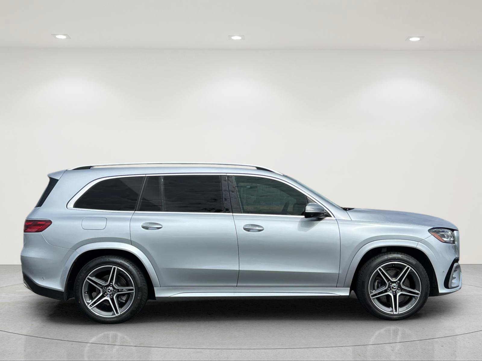 Used 2024 Mercedes-Benz GLS 450 4MATIC image 6
