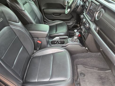 Used 2020 Jeep Gladiator Overland AWD/4WD image 14