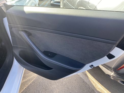 Used 2019 Tesla Model 3 Standard Range Plus image 14