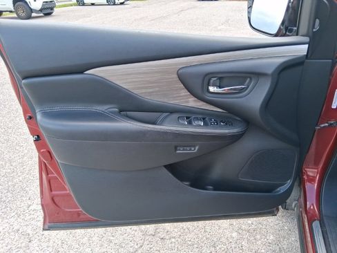 Used 2015 Nissan Murano Platinum w/ Platinum Technology Package FWD image 11