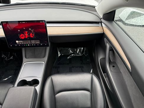 Used 2023 Tesla Model 3 Standard Range image 18