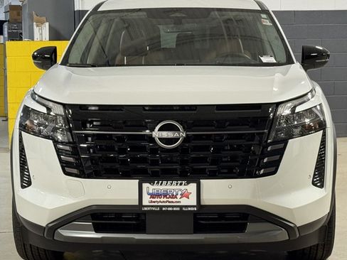 New 2026 Nissan Pathfinder Platinum w/ Cargo Package AWD/4WD image 34