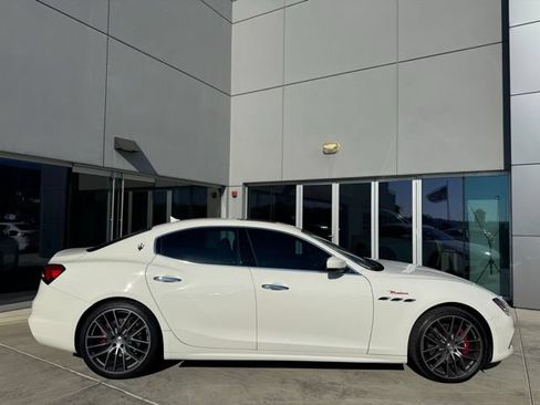 Certified 2022 Maserati Ghibli Modena Q4 AWD/4WD image 9