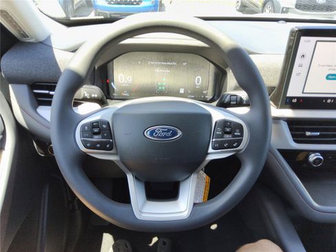 New 2026 Ford Explorer Active RWD image 13