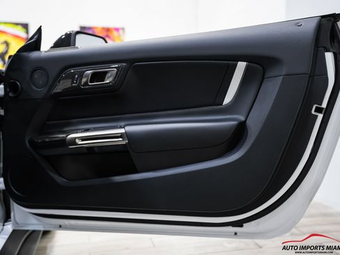 Used 2020 Ford Mustang Shelby GT500 w/ Technology Package image 58