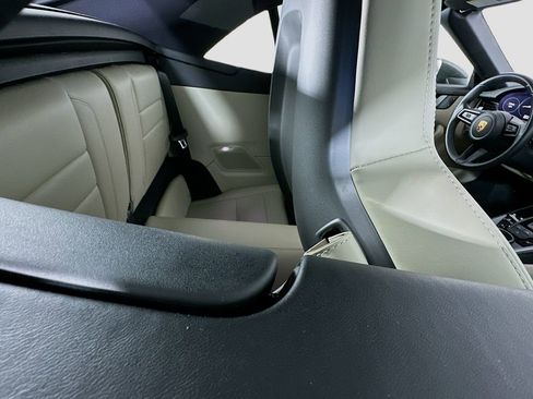 Used 2022 Porsche 911 Carrera image 28