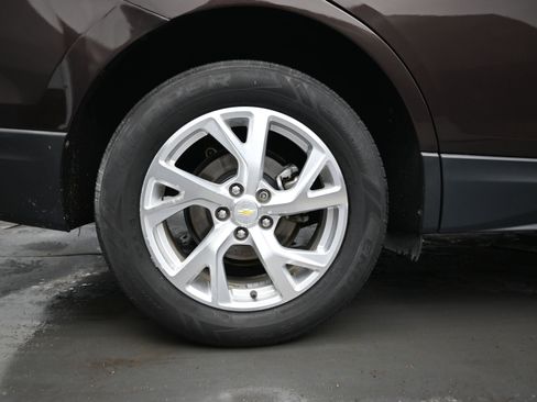 Used 2020 Chevrolet Equinox LT image 9