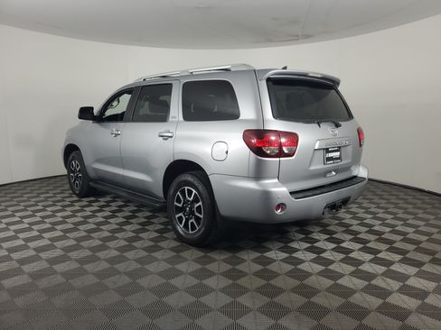 Used 2019 Toyota Sequoia SR5 AWD/4WD image 6