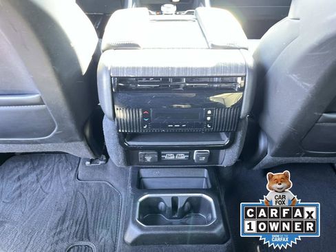 Used 2024 Jeep Wagoneer Series III image 16