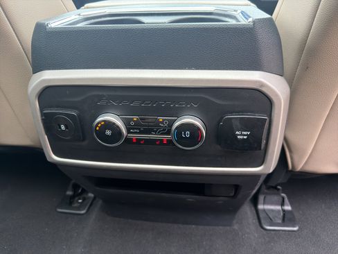 Used 2024 Ford Expedition Max Limited RWD image 17