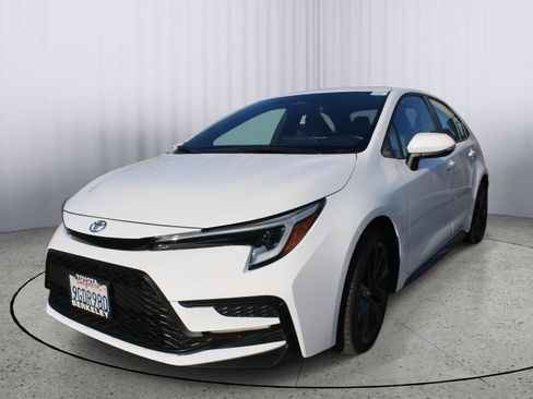 Certified 2023 Toyota Corolla XSE image 3