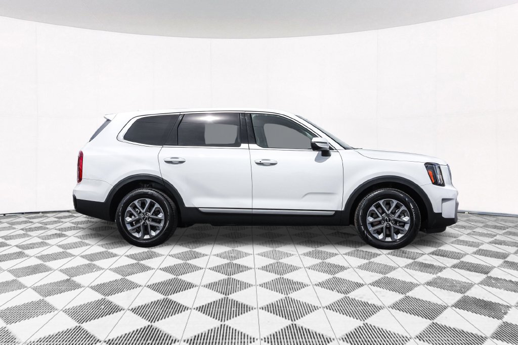 Used 2023 Kia Telluride LX AWD/4WD image 11
