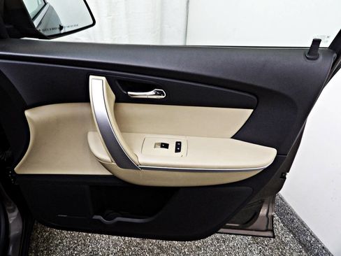 Used 2010 GMC Acadia SLT image 12