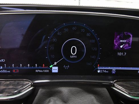 Used 2022 Cadillac Escalade Premium Luxury image 24