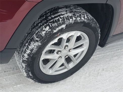 New 2025 Jeep Grand Cherokee Laredo X w/ Luxury Tech Group I image 5