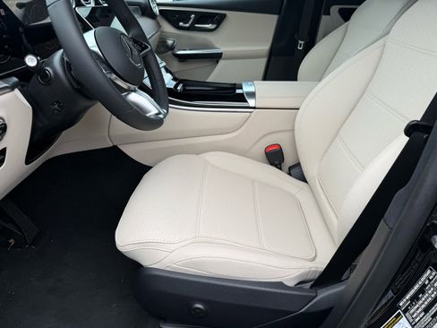 Used 2026 Mercedes-Benz GLC 350e 4MATIC image 10