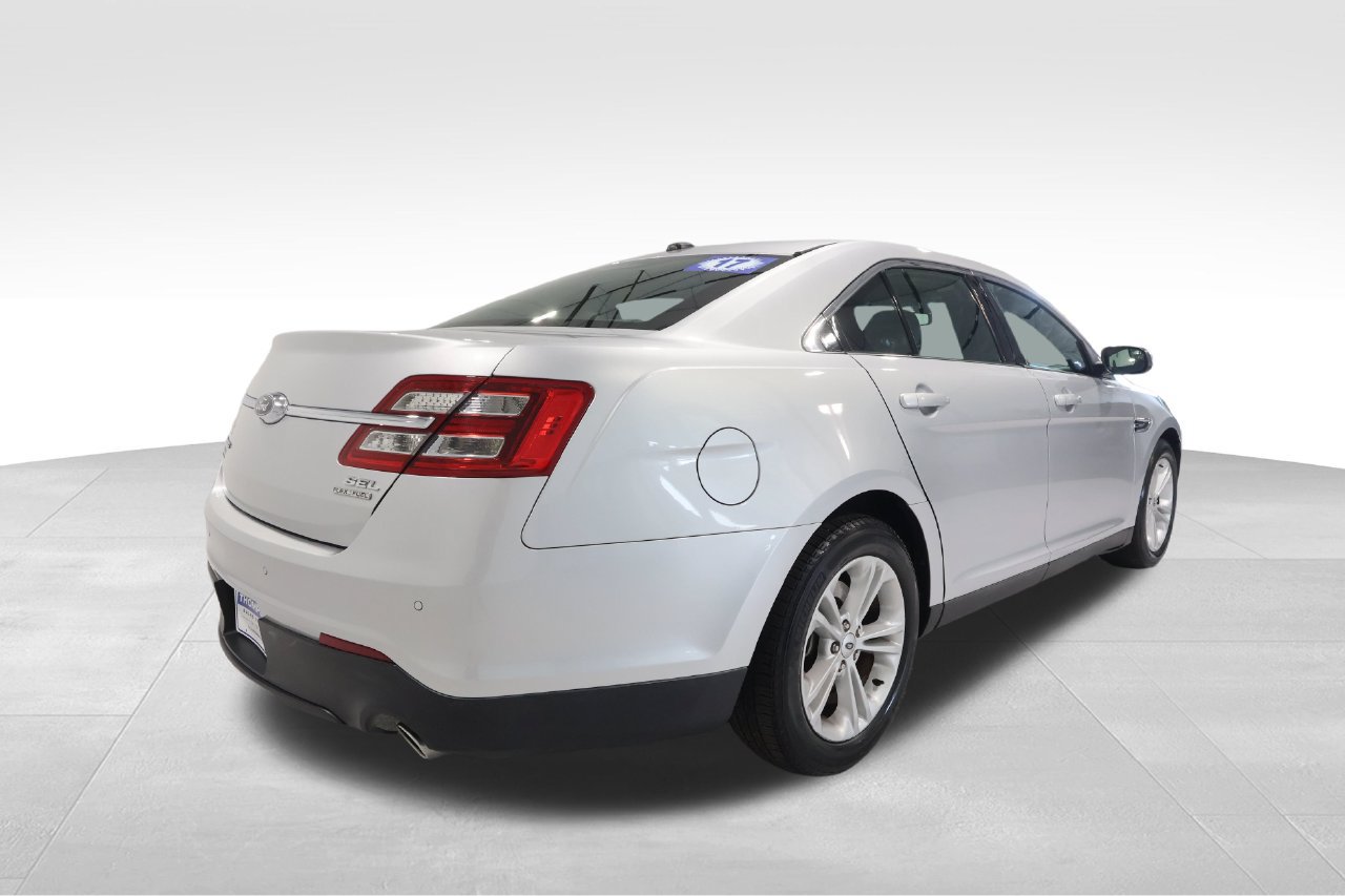 Used 2017 Ford Taurus SEL w/ Equipment Group 201A FWD image 3
