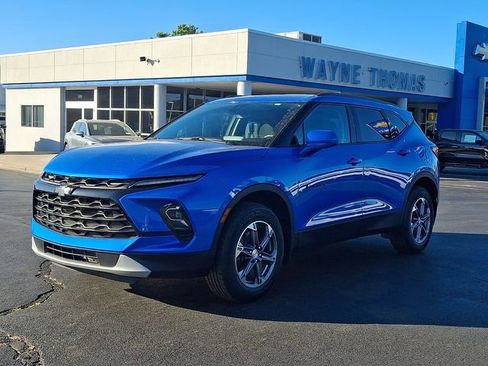 Used 2024 Chevrolet Blazer LT w/ Convenience Package FWD image 3