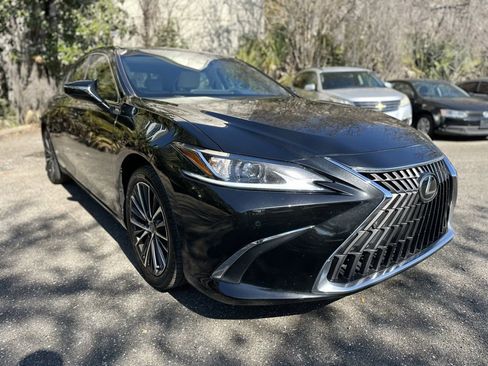 Used 2022 Lexus ES 350 w/ Premium Package image 2