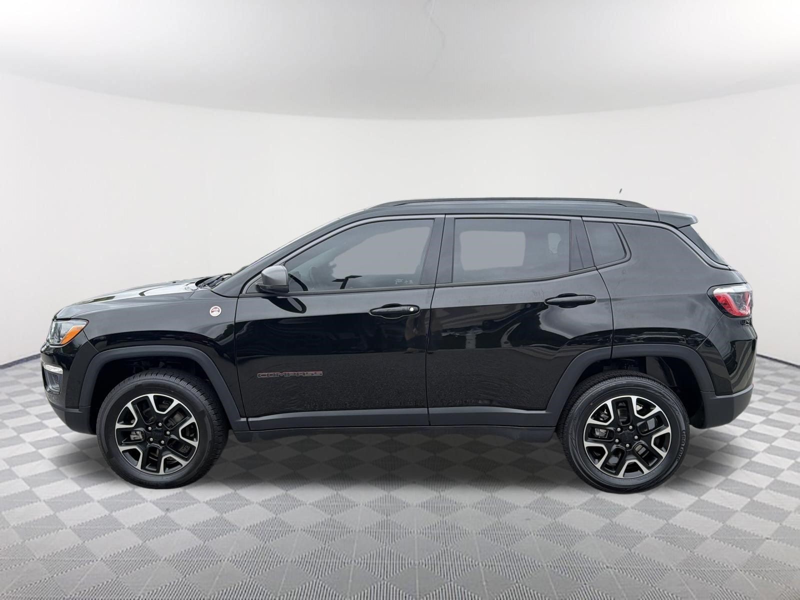 Used 2020 Jeep Compass Trailhawk AWD/4WD image 13