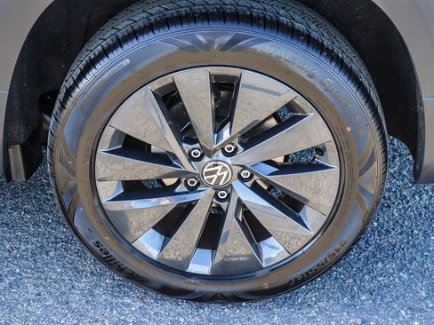 Used 2022 Volkswagen Taos S image 10