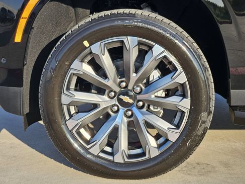 New 2026 Chevrolet Suburban High Country w/ Sun And Tow Package AWD/4WD image 12