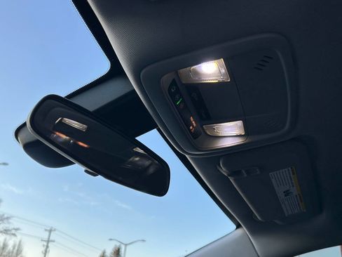 Used 2021 Chevrolet Malibu LT image 30