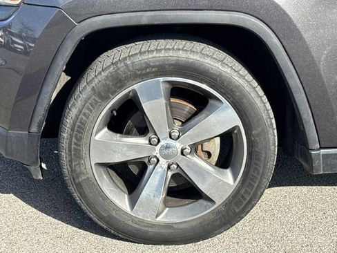 Used 2015 Jeep Grand Cherokee Limited w/ Trailer Tow Group IV image 23