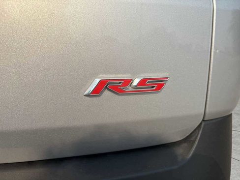 Used 2022 Chevrolet Traverse RS image 9