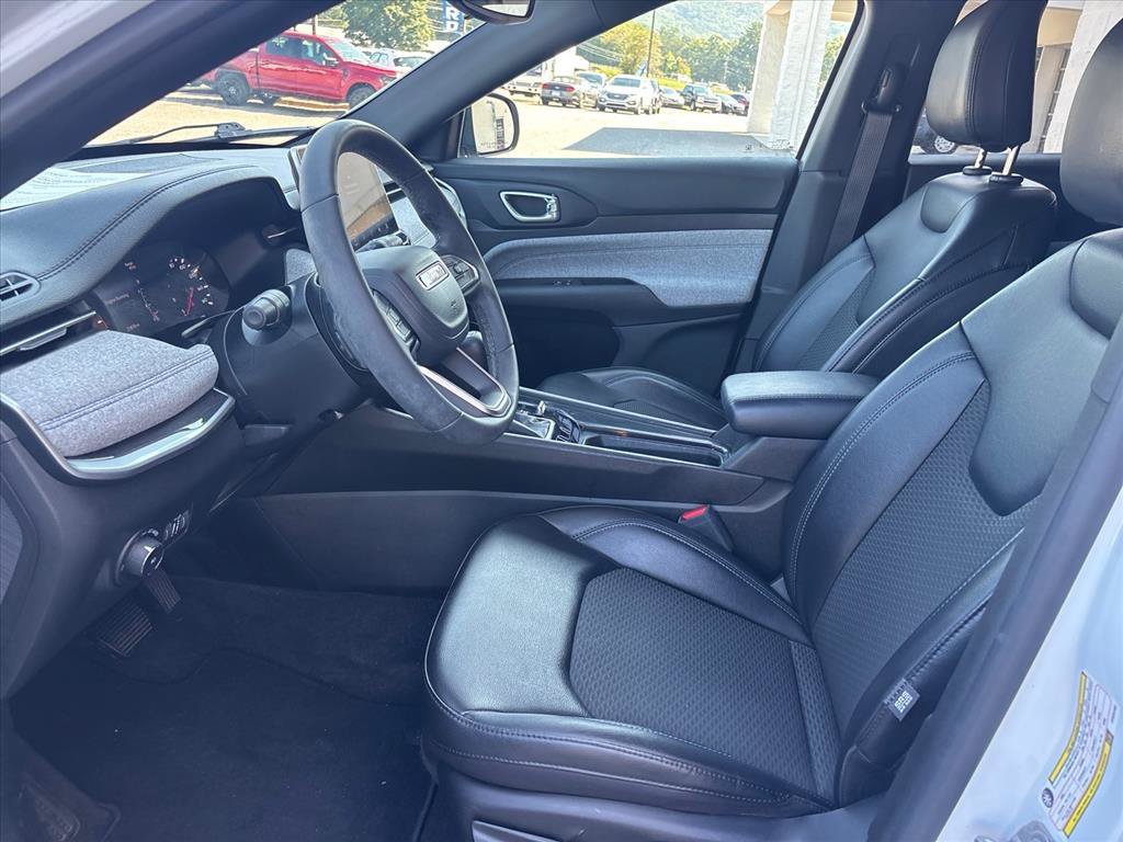 Used 2023 Jeep Compass Latitude AWD/4WD image 9