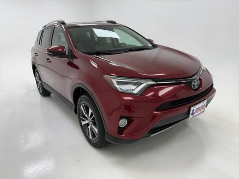 Used 2018 Toyota RAV4 XLE w/ Plus Extra Value Package FWD image 2